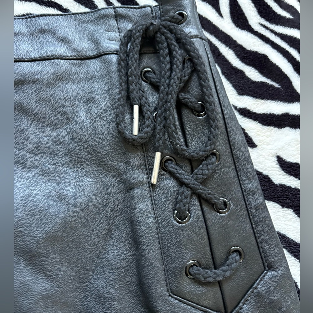 NWT Charlotte Russe Small Night Black Lace-Up Faux Leather Mini Skirt - Picture 3 of 7